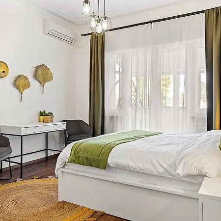 Downtown Jungle Vibes Apartment *