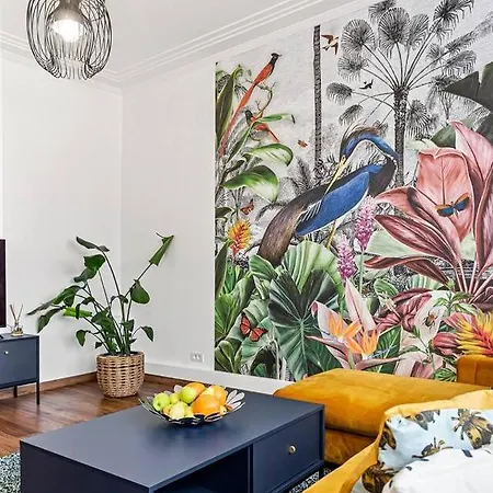 Downtown Jungle Vibes Apartment