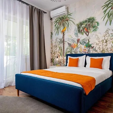 Downtown Jungle Vibes