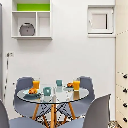 Downtown Jungle Vibes Apartment