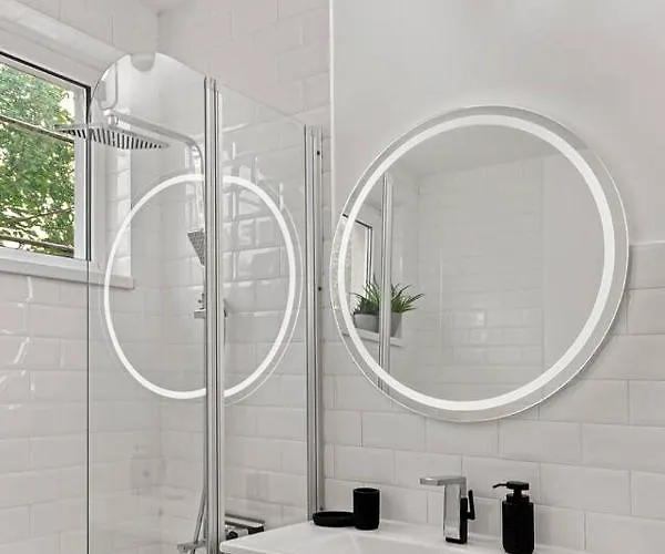 Downtown Jungle Vibes * בוקרשט