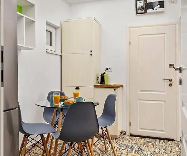 Downtown Jungle Vibes 아파트 *