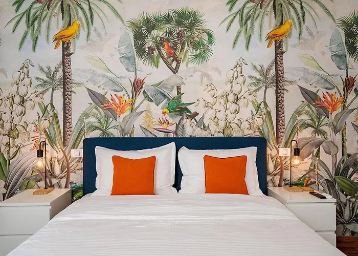 Downtown Jungle Vibes