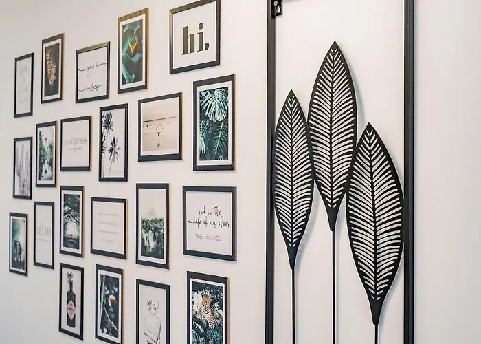 דירה Downtown Jungle Vibes